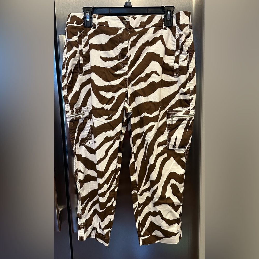 Chico’s Capri Crop Pants Animal Stripe Zebra Print Chico size 2P or 12 petite